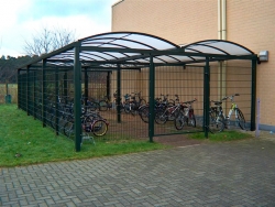 dubbele carport als fietsenstalling